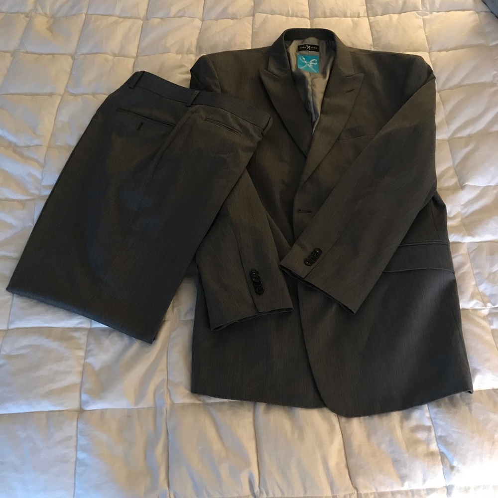 Grey Marc Ecko suit size 46R with pants (32x34)